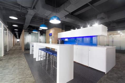 Private office space for 1 person in HQ Topaz Tower Centre, .
